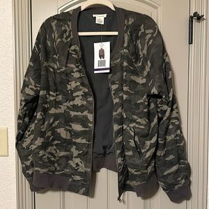 NWT Bombers Style Camo Jacket Size XXL